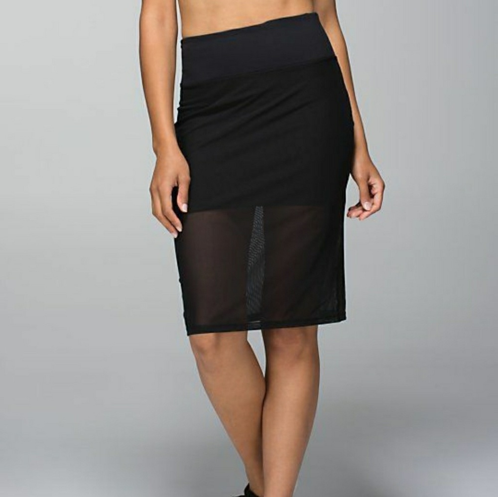 Lululemon Meesh skirt